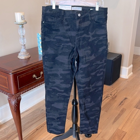 Sanctuary Jeans Black Camo Mid Rise Slim Fit Ankle Skinny - Picture 4 of 10